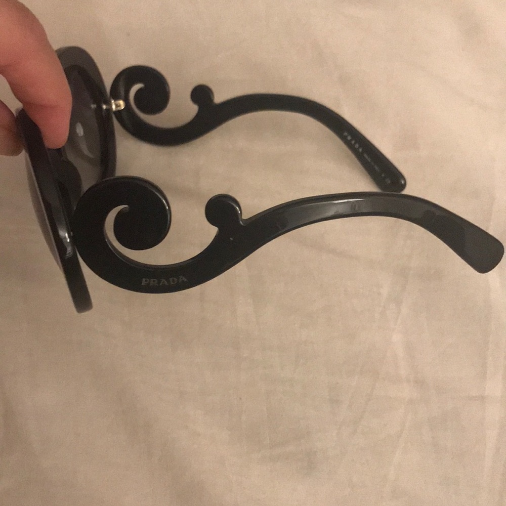 Prada sunglasses - Picture 4 of 4